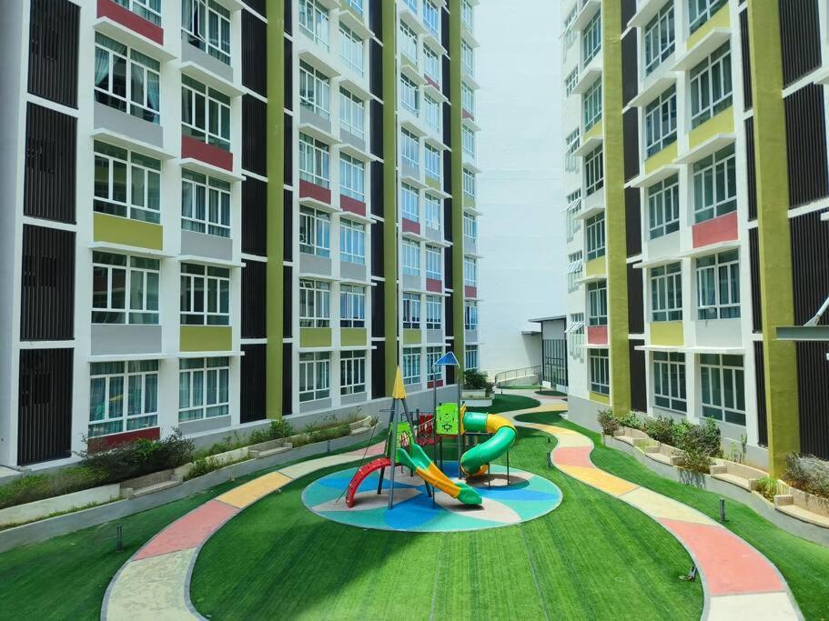Lv13 Poolview By Vhomestay Apartment Kuantan