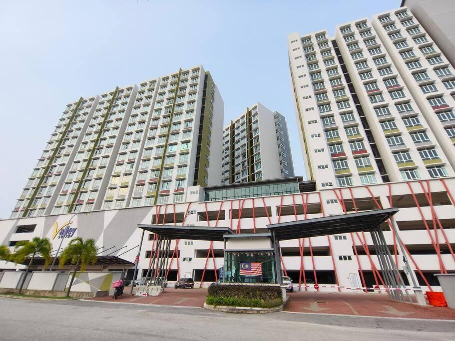 Lv13 Poolview By Vhomestay Kuantan